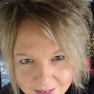 Meet your Posher, Denise